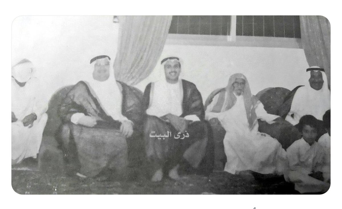nawafalhamly's tweet photo. من اليمين الشيخ جابر العلي وخاله ناصر الدويع رحمهما الله والشيخ حمد جابر العلي والشيخ صباح جابر العلي ويشاهد احفاد الدويع https://t.co/2c9NQw83P5
