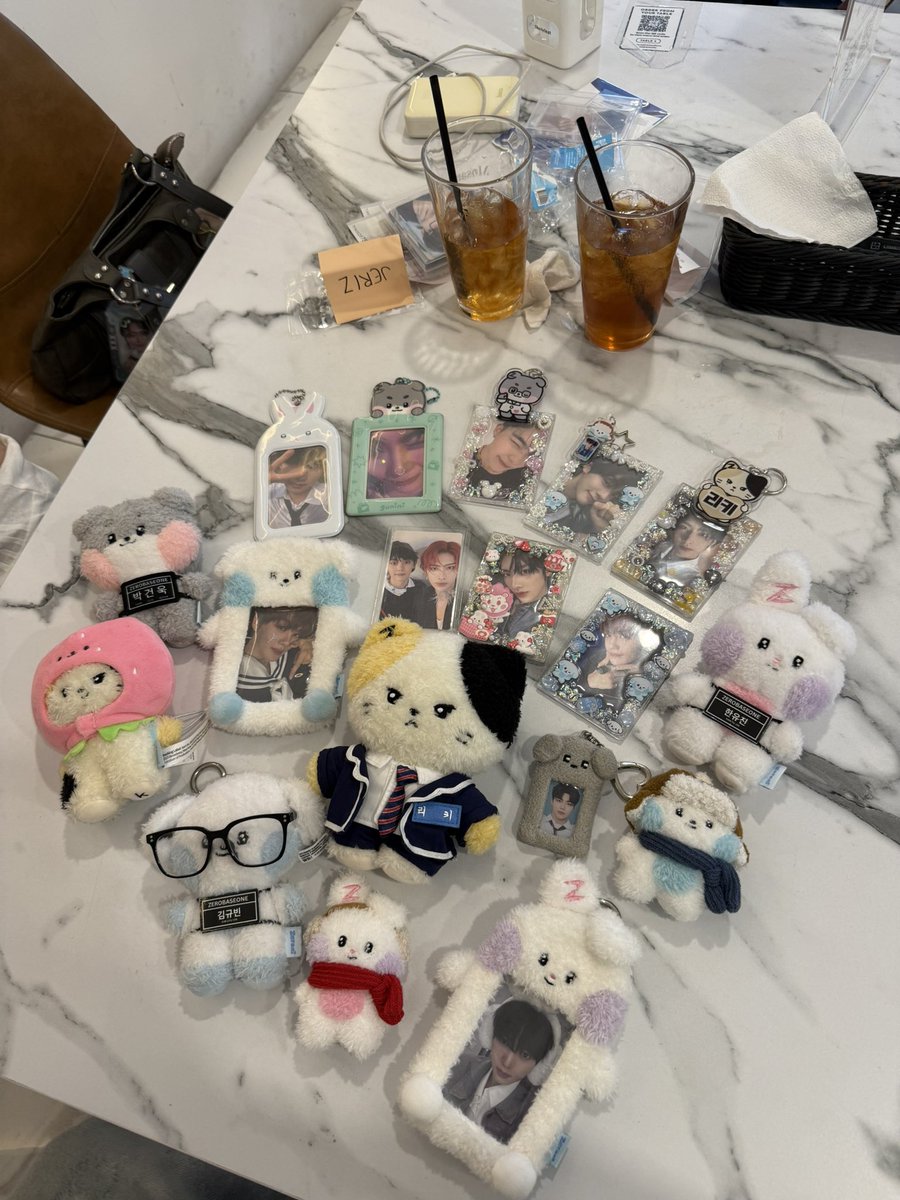 sqrdiary's tweet photo. day 2 of #ddalgirui ended!! tysm to everyone who came to our ricky event hehe so grateful for ur support!! 💗💗 https://t.co/morbVBtoGI