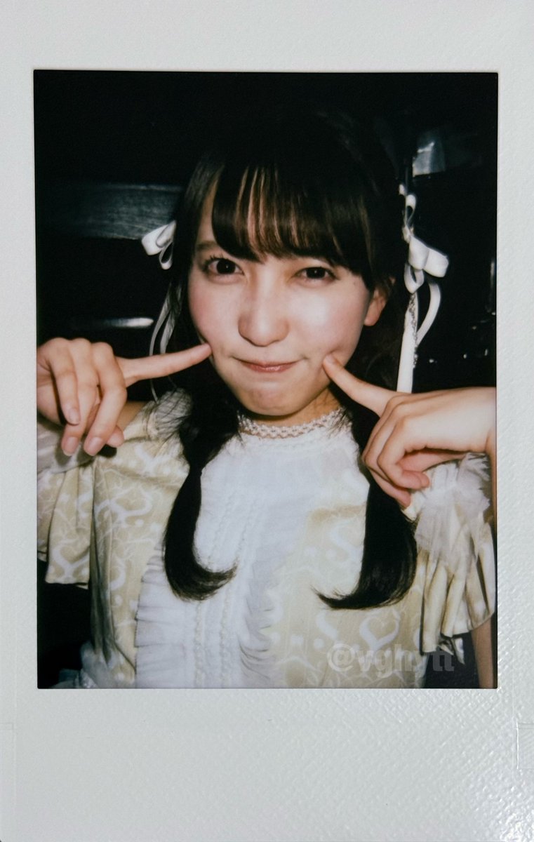 vghytt's tweet photo. 咲奈ちゃんがほっぺに指刺してるチェキ好きすぎてこれで何回目か分からない😇
#山内咲奈
#まいにちさきなてん https://t.co/1pINrDBrsj