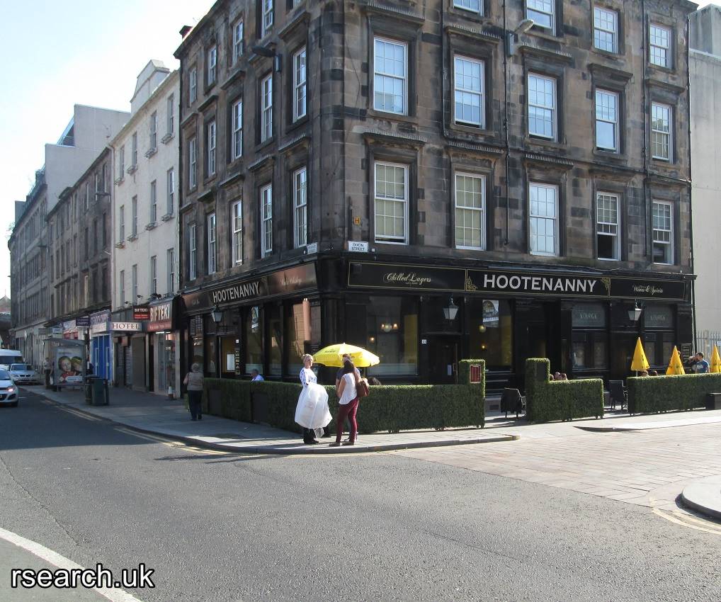 Hootenanny bar is one of 69 bars diners around Glasgow centre with websites &amp; reviews relevantsearchscotland.co.uk/glasgow-bar-di… #Scotland