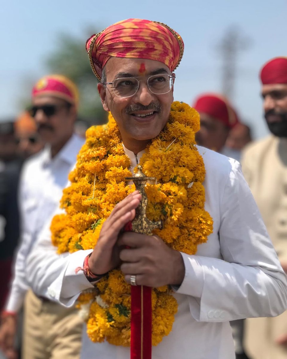 महाराणा श्री विश्वराजसिंह जी मेवाड़ (विधायक - नाथद्वारा) को जन्मदिन की हार्दिक बधाई एवं अशेष शुभकामनाएँ।

प्रभु श्री से प्रार्थना है कि आपको उत्तम स्वास्थ्य, दीर्घायु, निरंतर जनसेवा और राष्ट्रसेवा की शक्ति प्रदान करें। आपका जीवन सदा यशस्वी, मंगलमय एवं प्रेरणादायी बना रहे।