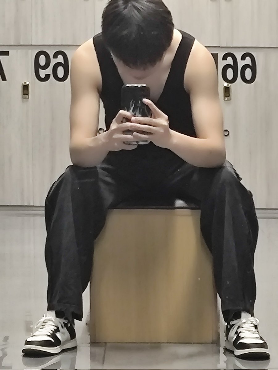 0Wuli's tweet photo. 好久不见老公们 https://t.co/YxhrCMBnrt