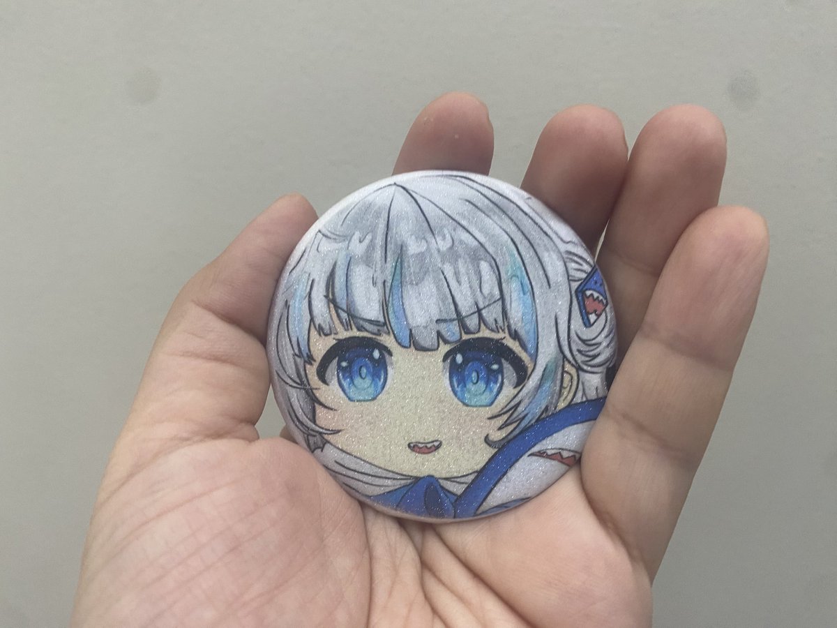 noirskat's tweet photo. My original fan art glitter gawr gura pin 🩵🦈 happy graduation 👩🏻‍🎓🎓🥹🫶🏻#GawrGura #guraart https://t.co/3uCu90a3BZ