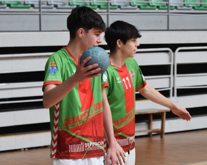 CB_ChapelaWeb's tweet image. Gran vitoria dos cadetes masculinos fronte o Cisne (45-36) no derradeiro encontro dunha brillante tempada. Este trunfo serve tamén pra conseguir o primeiro posto nesta Copa Federación. Norabóa rapaces!!
#imoschapela #vermelloeverde