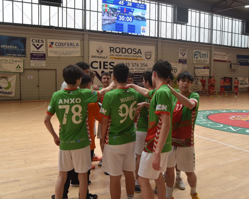 CB_ChapelaWeb's tweet image. Gran vitoria dos cadetes masculinos fronte o Cisne (45-36) no derradeiro encontro dunha brillante tempada. Este trunfo serve tamén pra conseguir o primeiro posto nesta Copa Federación. Norabóa rapaces!!
#imoschapela #vermelloeverde