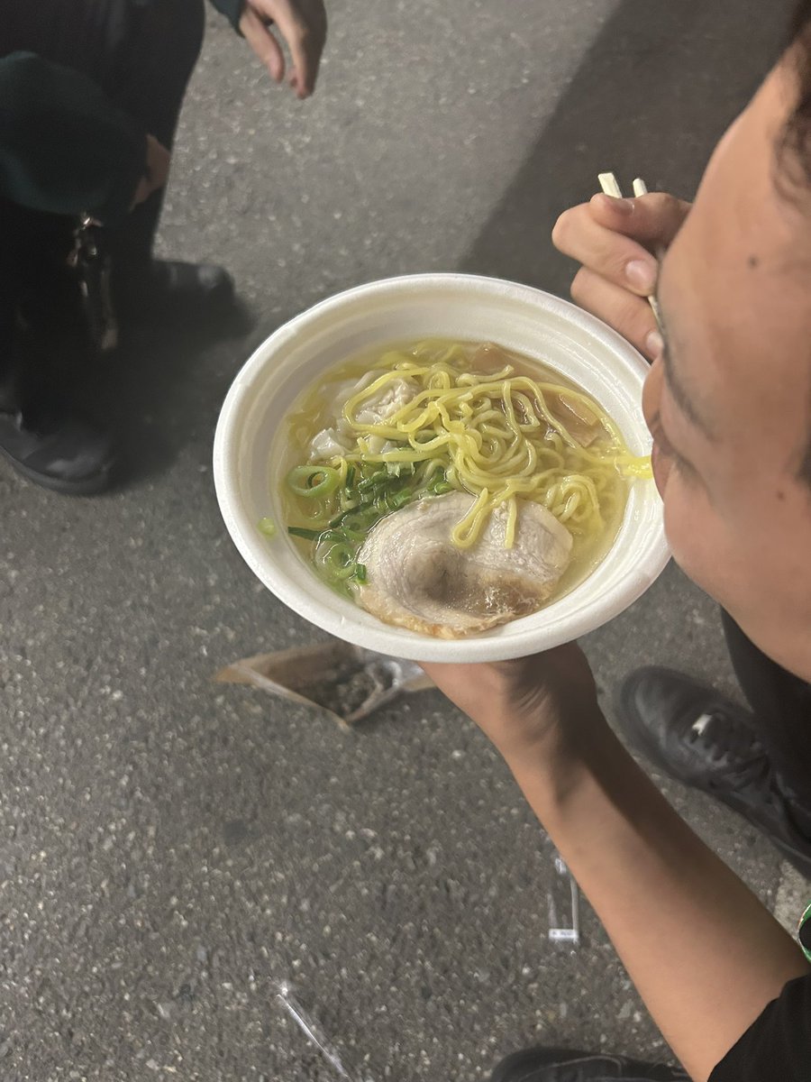 9xx_nine's tweet photo. 飲酒後の塩ラーメンて格別（笑） https://t.co/IRsqB2ih1Z