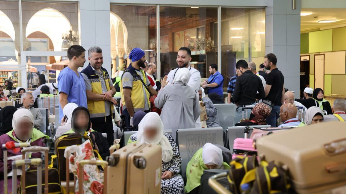 Civil defense teams are deployed throughout Damascus International Airport as Syrian pilgrims begin to depart. They will provide emergency services, provide primary healthcare, and ensure a response to any emergency, ensuring the safety of passengers