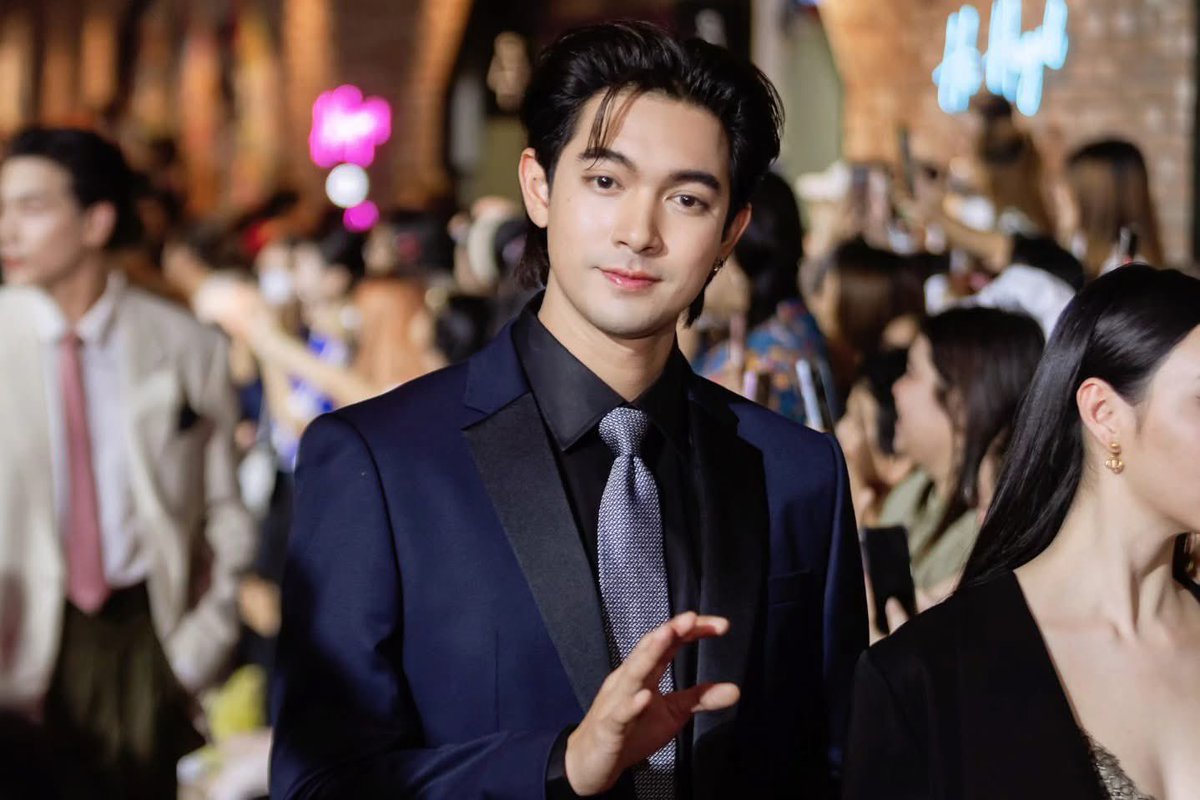 หล่อมากกกกกก ใครลงรูปพี่เข้มฉันจะรีให้หมดดดดดด 

Kem Hussawee
#เข้มหัสวีร์
#นาฏราชครั้งที่16 
📷aorumm