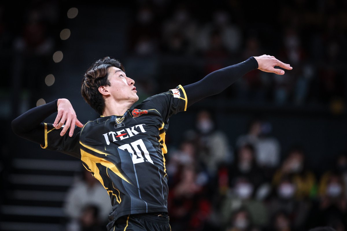 JTEKTSTINGS's tweet photo. ／
2024-25 SEASON REVIEW🏐
STINGS 一問一答🐝💨💨💨
＼

#都築仁 選手編🐝

Q. 今シーズン、自身のベストプレーは?
A. なし

Q. 今シーズンをひと言で表すと?
A. 何もできなかった悔しいシーズン

Q. 来シーズンに向けて決意をひと言！
A. 自分で限界を決めずに頑張ります！

Q. ファンの皆さまへメッセージ
A. 最高のSTINGSファミリーでした！

#ジェイテクトSTINGS愛知