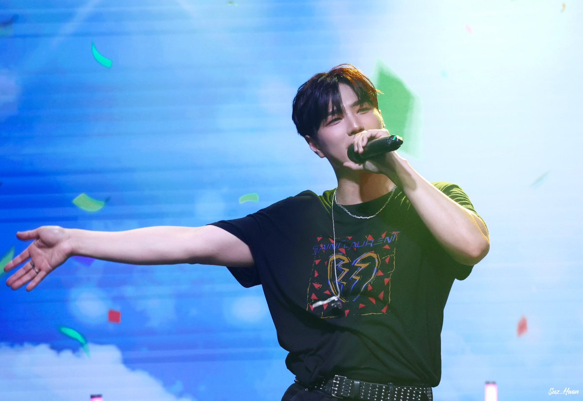 Suz_Hwan's tweet photo. 250518 Goodbye&amp;Hello 프리뷰뷰

#VANNER #배너
#이태환 #태환 #TAEHWAN https://t.co/Ys1YFmVEi7