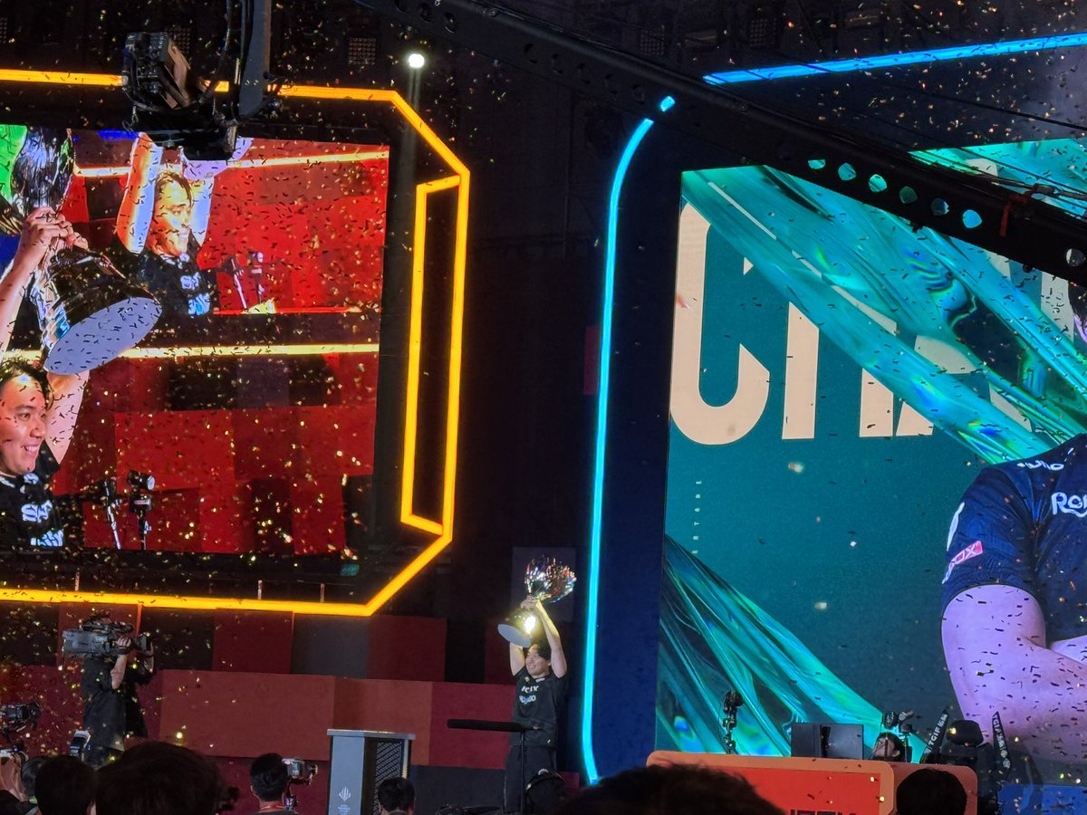 GodzillaGu tweet media