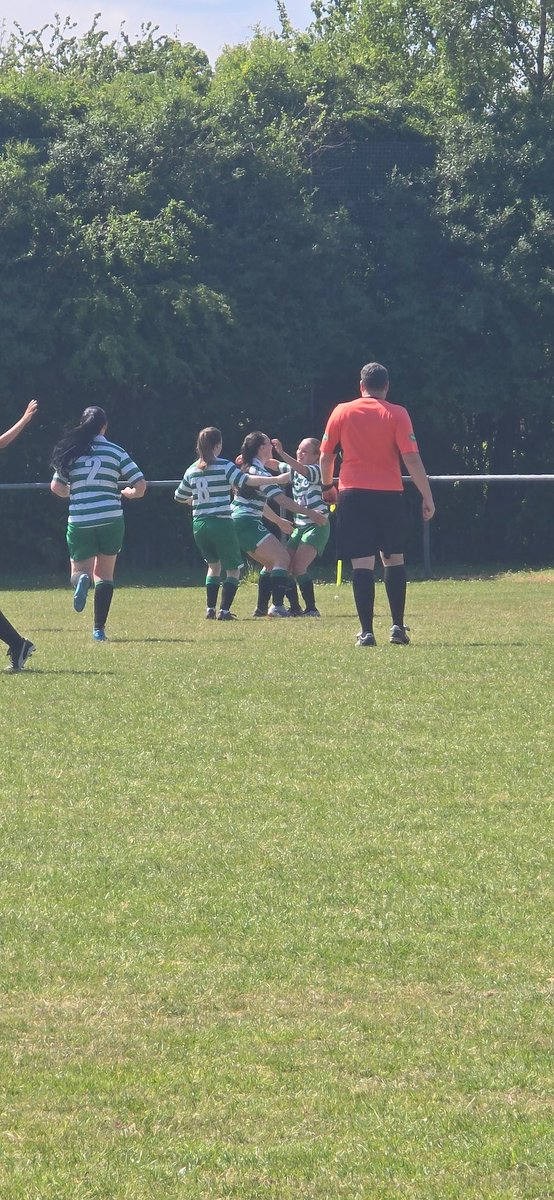 AntsLadiesFC's tweet photo. Gooooooaaaaallllllll #QueenAnts as @NiamhKinsellaa rounds the keeper and rolls it home to make it 5-2 Ants https://t.co/P5tI4fGqRN
