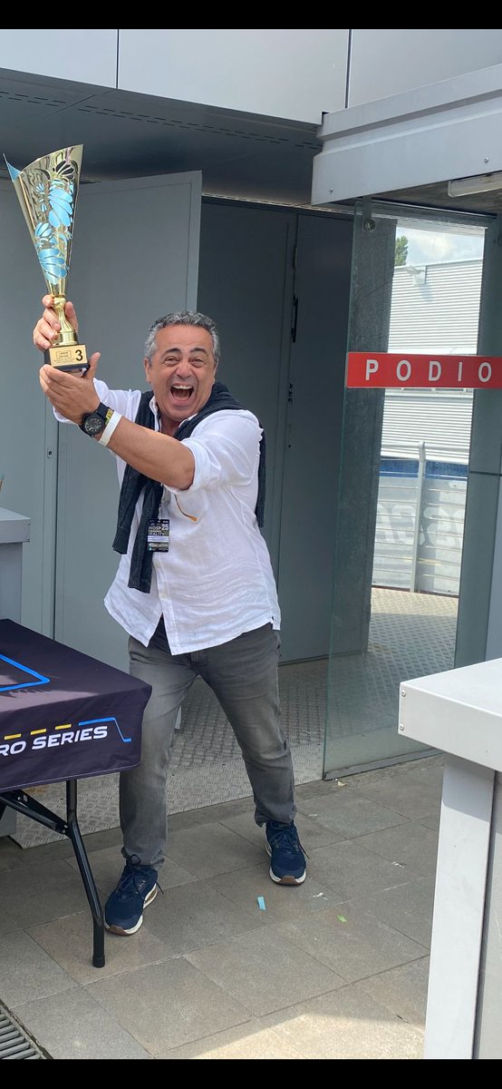 fabio_romoli's tweet image. #today #vallelunga #rome #italy Passione motori, meccanismi...Velocità, rischio, competenza, ed una quota, di sana pazzia generativa.