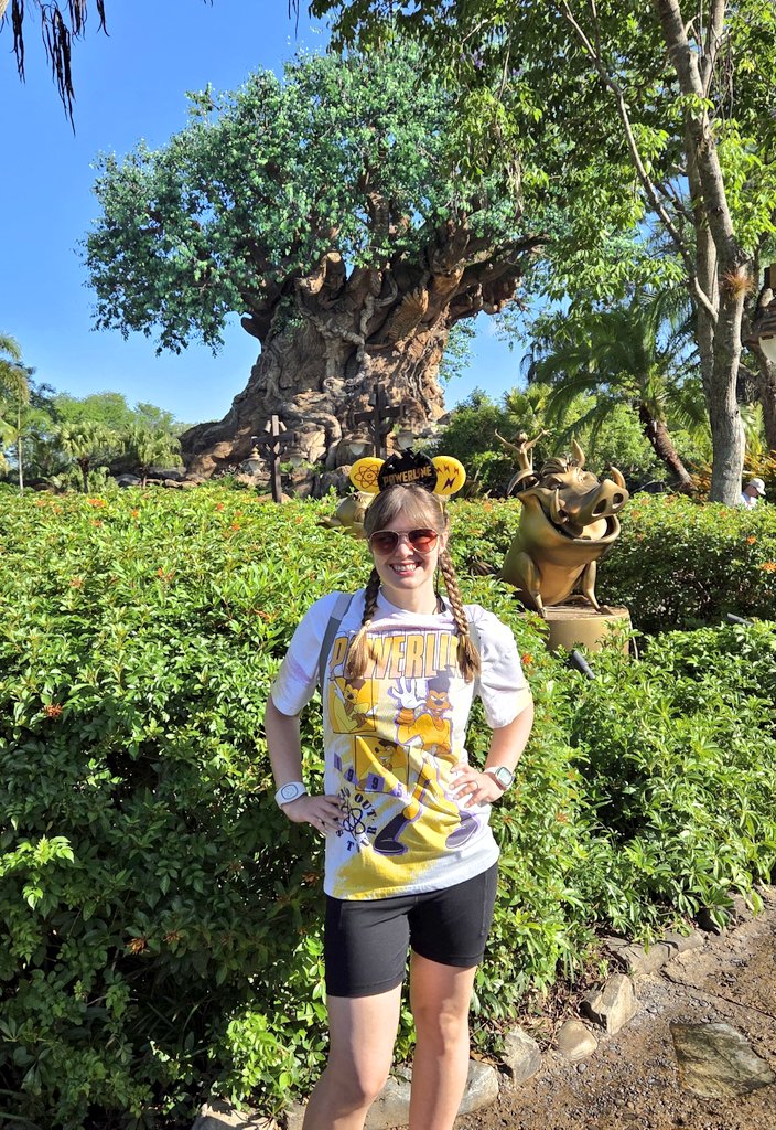 I spent a few days at the most magical place on Earth. ✨️

(Can you tell A Goofy Movie is my favorite Disney movie? 👀)

#DisneyWorld