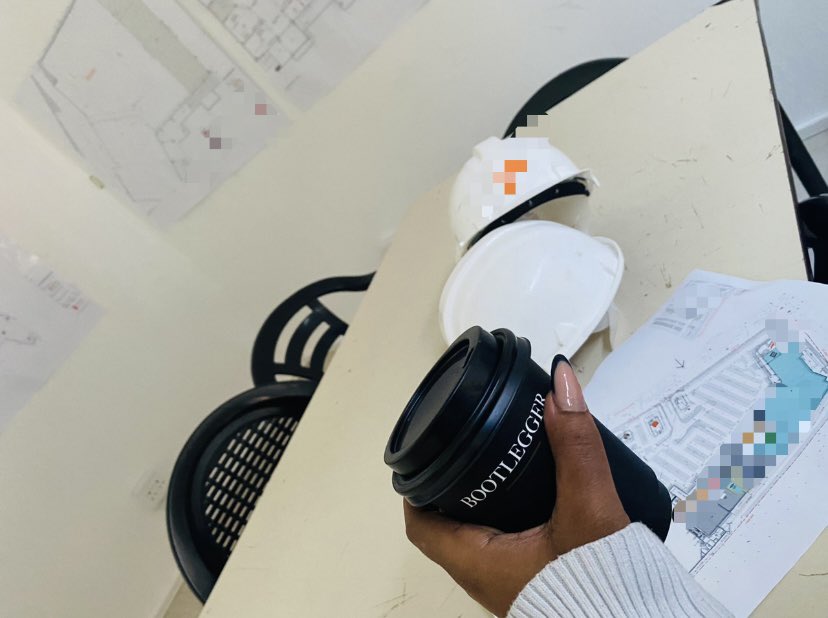 AsaMaybe's tweet image. Coffee and views