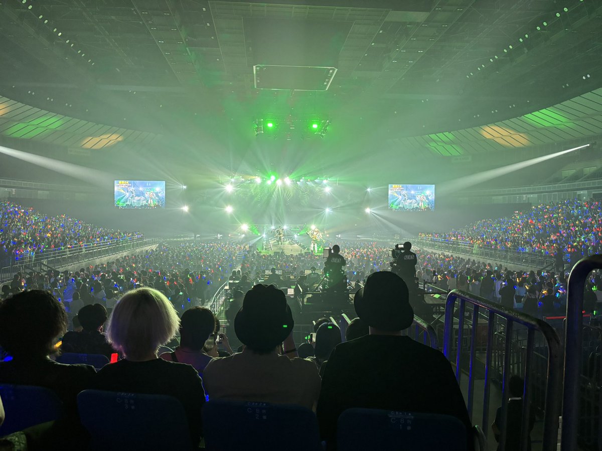 maya_no_a's tweet image. eoheohさんにご招待いただき
MSSPさんのLIVEにいってまいりました⚡️

色とりどりのペンラに愛されている皆さまが本当に素敵でした！！そしてロボット🤖もいた！😳とってもサンダーボルトぉぉでしたっ！⚡️(お写真等は撮影OKタイムのものです)

#MSSP横アリ 
#MSSPファイナルサンダーボルト