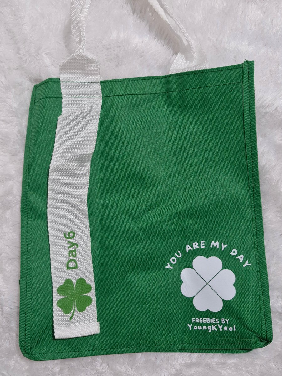 dapet tas lagi dari kakak <a href="/YoungKYeol/">YoungKYeol 🍀🦊💎🍒</a> !! makasii tasnya selalu bagus dan berguna bgt ♡♡

next time kita harus ketemu lagi ya kakk!! 🤗