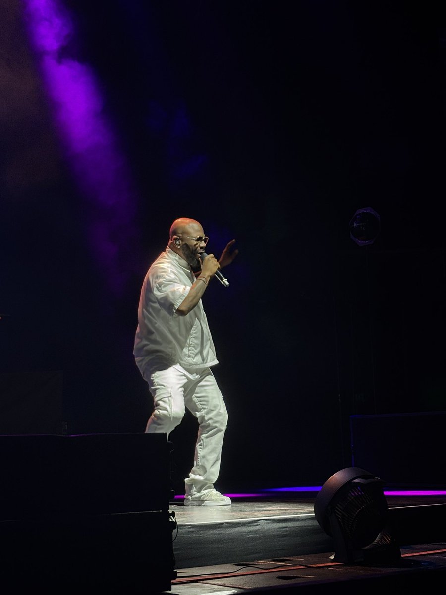 forondagrace08's tweet photo. Nathan, Shawn and Wanya of #boyziimen just pulled off a sold out concert in #aranetacoliseum . Congratulations @WilbrosLive and thank you for the #allaccesspass ! ππ #boyziimenmanila #boyziimenliveinmanila #boyziimeninmanila #boyziimenlive https://t.co/QmwrPwE5NE
