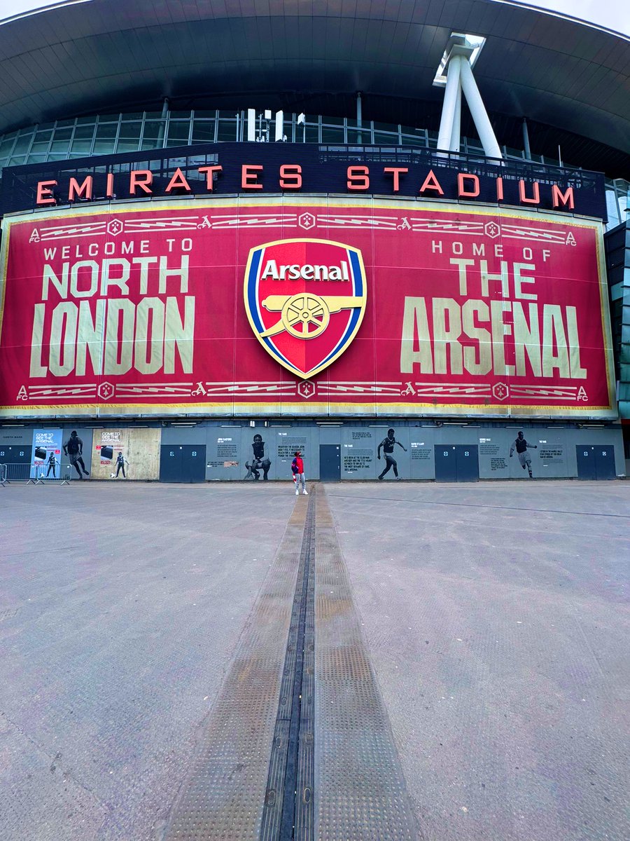 just flew back to london to do a shoot for…

😍🥵❤️