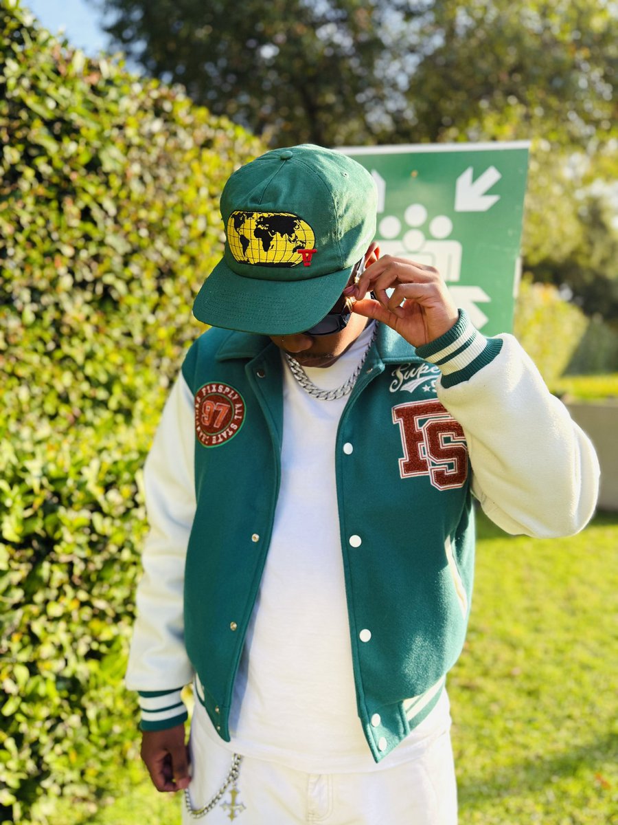 Ckassa_Sa's tweet photo. Too Glam To Give A Damn 🌍! https://t.co/FbD68KvOgv
