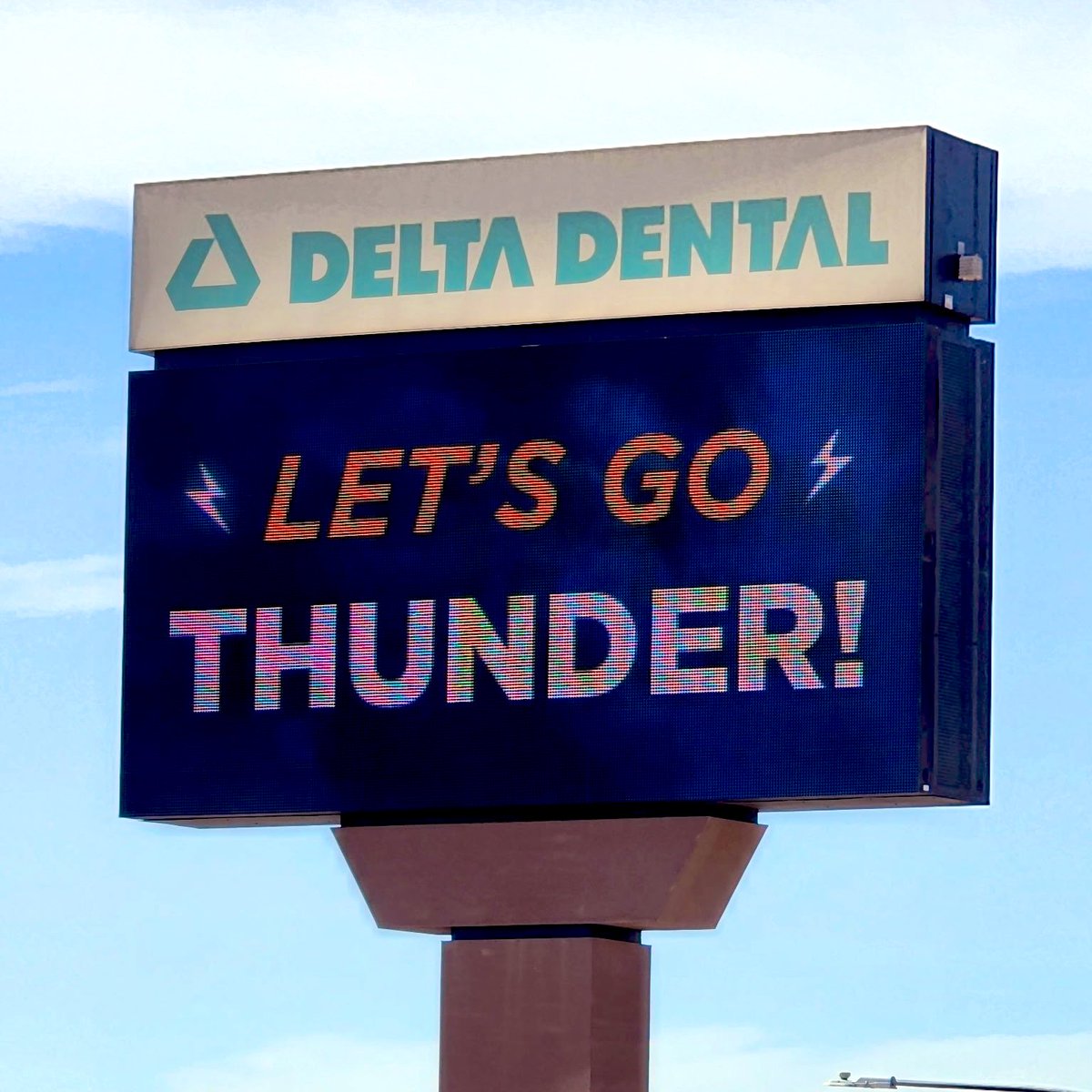 DeltaDentalOK's tweet photo. Big day in #OKC - time to #ThunderUp!
💚⚡️🏀 #NBAplayoffs #Playoffs2025 #Game7 https://t.co/418YRnZmiO