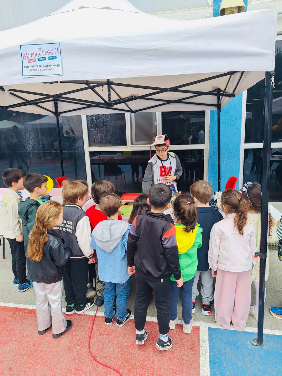 BursaBk's tweet photo. 📍BK Nilüfer Kampüsümüzde coşkulu bir Minifest gerçekleştirdik!
🎉 Bilim ve sanat dolu bu özel günde öğrencilerimizle bir araya gelmenin mutluluğunu yaşadık.
#Minifest #BilimVeSanat #BKNilüfer #GeleceğinYıldızları https://t.co/BWlW4AsEcE