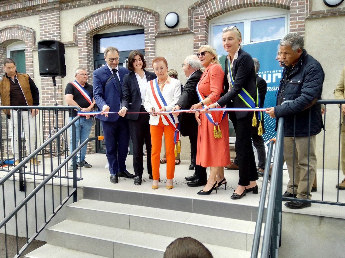 Prefet27's tweet photo. #Éducation | Les locaux de l’école 👩🏫 de #Croth dans l’#Eure ont été inaugurés hier.
✅Des locaux performants pour mieux accueillir les 130 élèves de la maternelle au CM2.
🤝Un chantier de 2M€ financé avec + de 600 000 € de l’État https://t.co/qxAyvJr2xH