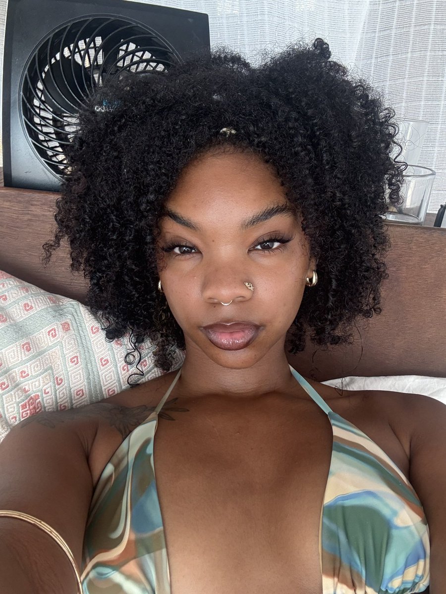 amayamonae1's tweet photo. ☀️ https://t.co/WLUhSukFg0