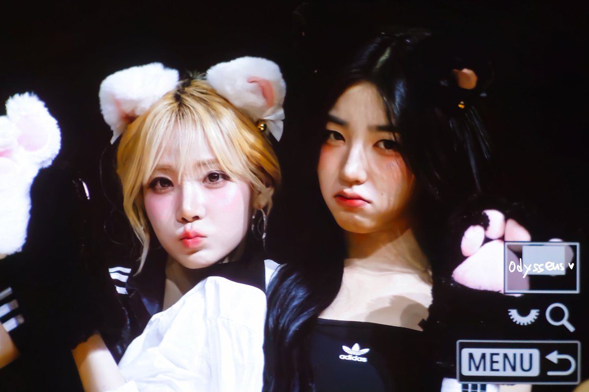 250518 마뮤테 팬사 pre

헤헤 

#tripleS #트리플에스 #トリプルS
#박소현 #소현 #SoHyun
#김나경 #나경 #NaKyoung