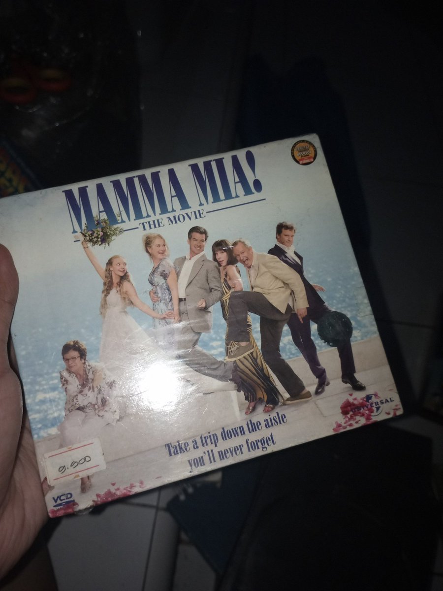guys adakah yg mau vcd mamma mia? 5k ajaaahh