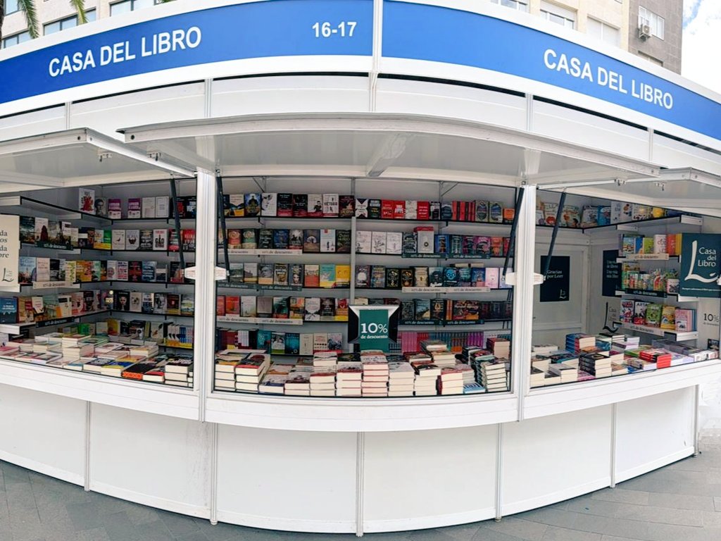 jjcho_BA's tweet photo. Hoy domingo nos despedimos de la #44FLB agradeciendo a todos los que habéis pasado por nuestra caseta y deciros que, hasta que llegue la #45FLB, os esperamos en nuestra librería, que es vuestra casa.
Gracias.
#LeasLoQueLeasEstaEsTuCasa
Casa del Libro #Badajoz https://t.co/QW6u2XO3Ay