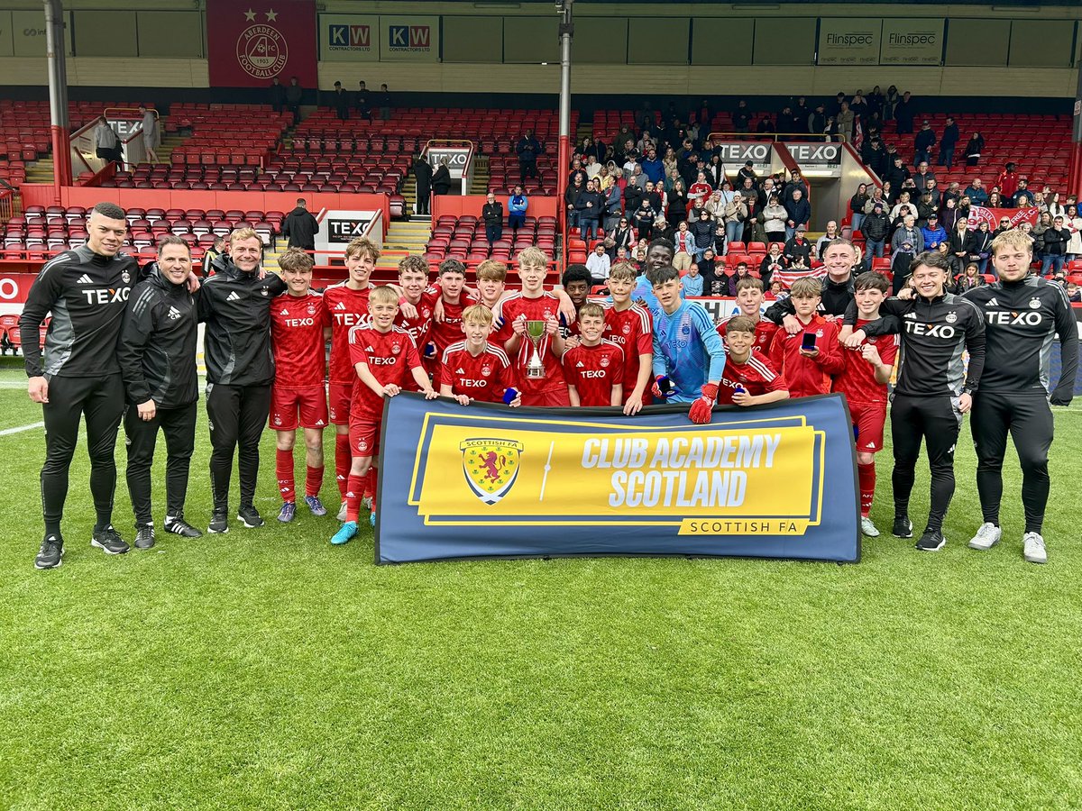 It’s a cup double! 🏆 CAS Cup U14 2024/25 Champions Aberdeen FC! 🏆
Brilliant well done boys! COYR! 🔴⚪️🔴⚪️