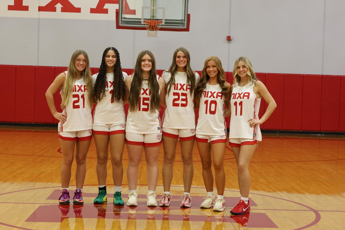 nixagirlsbball's tweet photo. Happy Graduation Day to these six AMAZING Lady Eagles!! 🎓🏀🎓🏀🎓 https://t.co/7JUBUVMCIk