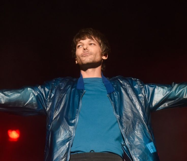 Hoy se cumple 1 año de una de las mejores noches de nuestras vidas. Te amamos <a href="/Louis_Tomlinson/">Louis Tomlinson</a> y te extrañamos tanto ❤️❤️
Lo mejor de la noche fue el fan project en out of my system. Me divertí muchísimo, solamente quiero volver a esa noche y cantar y bailar esos temazos 🎶