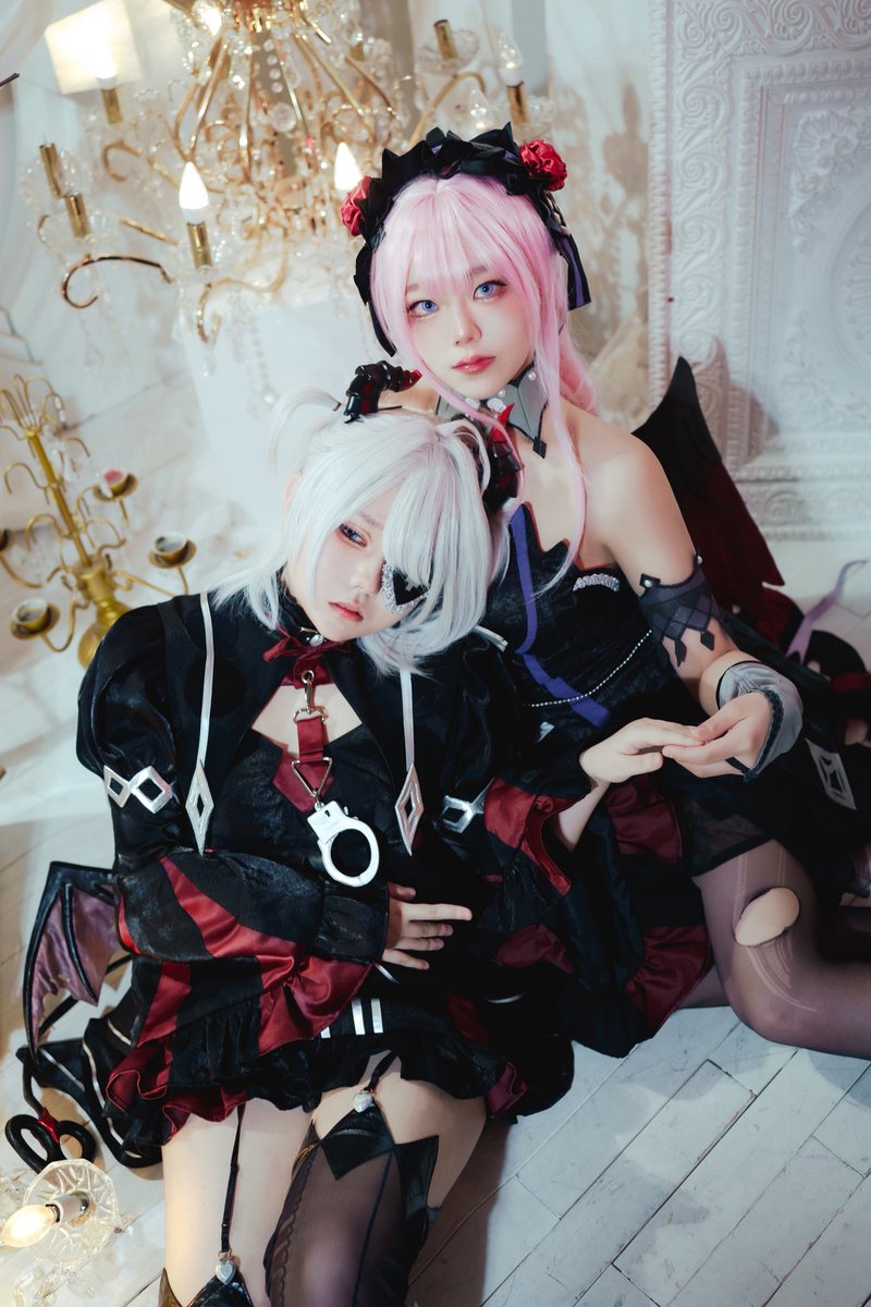 daemawang25's tweet photo. Eternal Return
- Crimson Curse Charlotte🌹
&amp; Devilkin Sissela🖤

🖤: @Cos_sj00

#이터널리턴 #EternalReturn #코스프레 https://t.co/mzGJLBI5l9