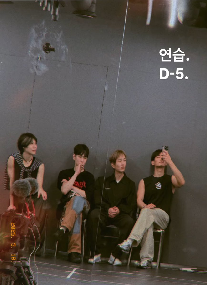 isSHINeeback's tweet photo. my heartttttttttttttt https://t.co/rxbP85Y5rH