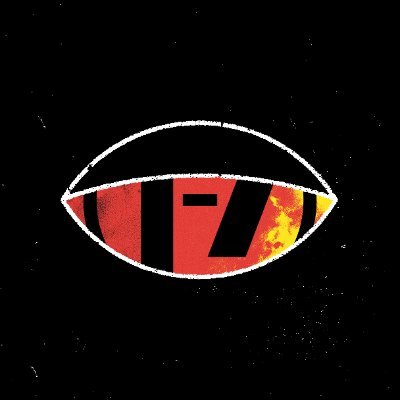 TOPUPDATERS's tweet photo. The eye is closing in a new @twentyonepilots profile picture 😱👀 https://t.co/rGSr9Y1MeC