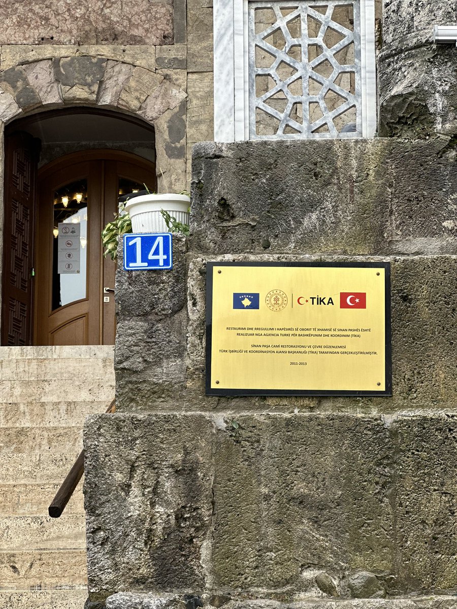 Kosova Prizren’deyim. 🇽🇰
Müslüman ve Türk kimliğiyle yaşayan bir şehir, bir hatıra, bir vefa.🇹🇷
#Prizren #Kosova <a href="/Tika_Turkiye/">TİKA</a>