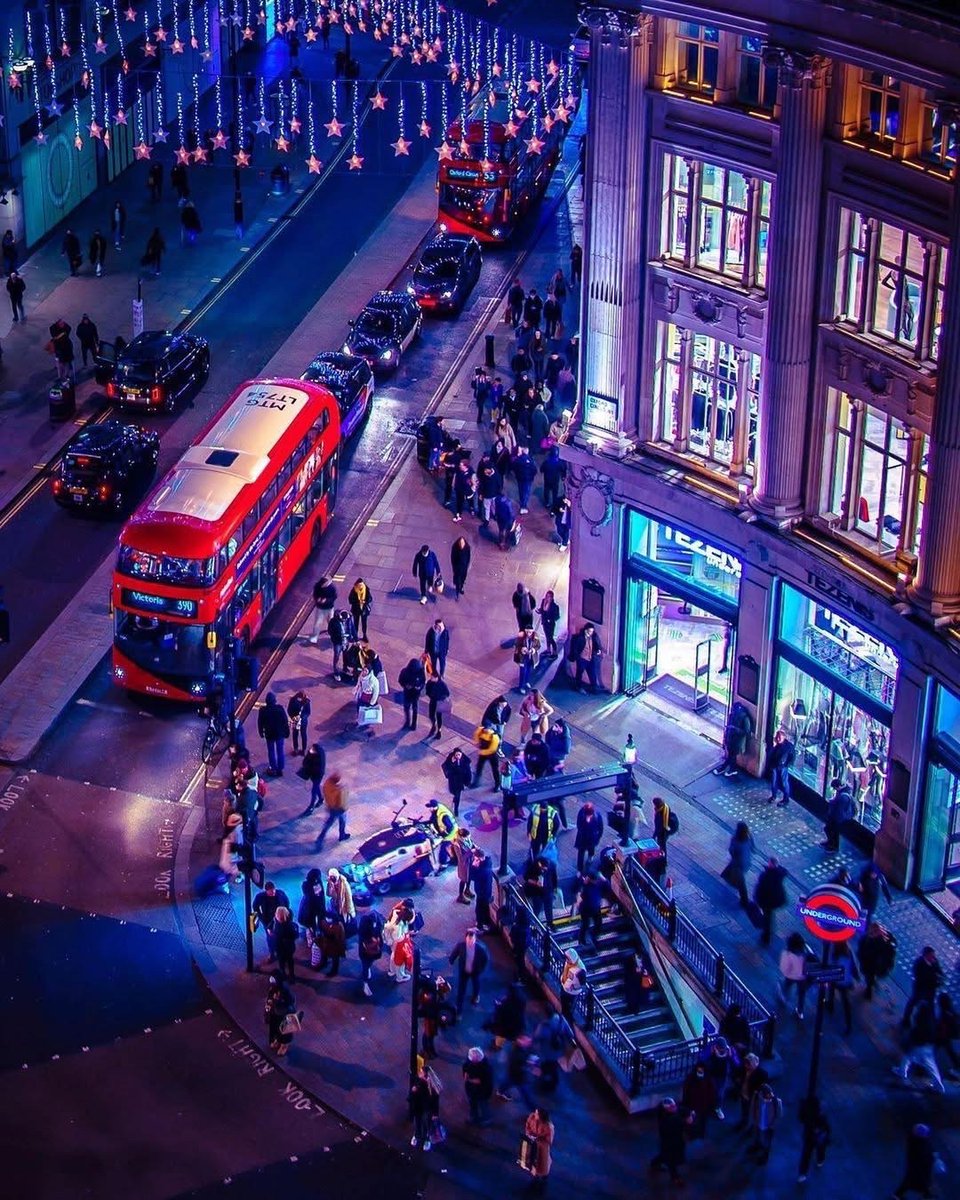 Lush_Serenity's tweet photo. Regent Street, London 🇬🇧 https://t.co/t2ferb1Iw0