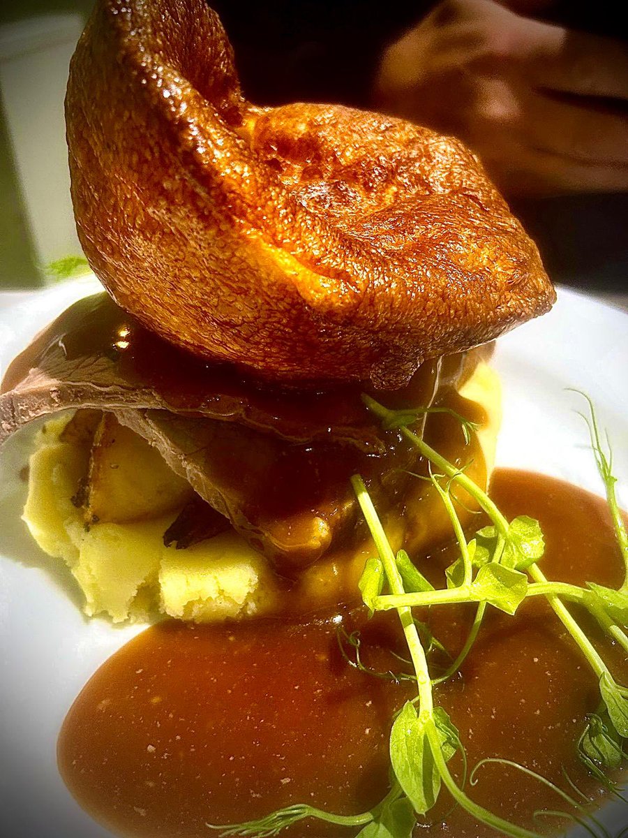 SwindyMiller's tweet image. Fab Sunday lunch today at Thomas Wright House in Byers Green (Spennymoor way). Two canny plates of food indeed. Recommended 👌 #northeastfood #codurham