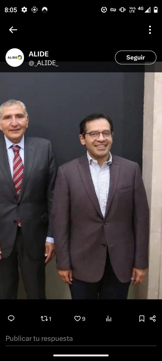 Replica_Tweets's tweet photo. #Oaxaca Resulta que el hijo de #HeladioRamirez exgob de oax, Luis Antonio Ramírez Pineda, titular de @NafinOficial y @bancomext es grabado con un arma de fuego amenazando a un conductor por pararse frente a su casa 🤡🤬

@PartidoMorenaMx @Claudiashein 

El señor #pulcritud https://t.co/DNzYxfy4EC