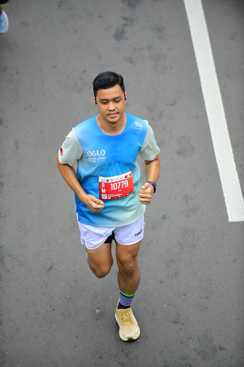 fortunafebii's tweet photo. Unlocking 1st Race with 5KM. @DigilandID https://t.co/HGVz5GSjhQ