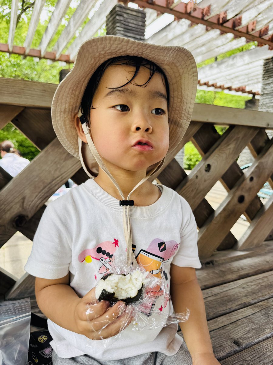 project_lovely's tweet photo. 神戸の公園でプレーパークに参加。息子はまだ読み書きできないけど、今日の出来事をたくさん語ってくれました。体験は、絵本みたいなものですね。なるべくたくさん読ませてあげたいなって思います😌 https://t.co/uGe4pTlsfZ