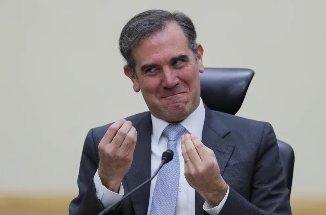 jjoliverosc200's tweet photo. No, no lo creó, lo que si es muy seguro es que el amaneradito @lorenzocordovav no alcance a comprender el histórico paso que vamos a dar, además y no podría instrumentarlo... ¡Es muy #TONtejo!
Cuando fue titular del @INEMexico TODO se lo resolvía su "íntimo Amiguis" #Jacobito. https://t.co/vy559UzixZ