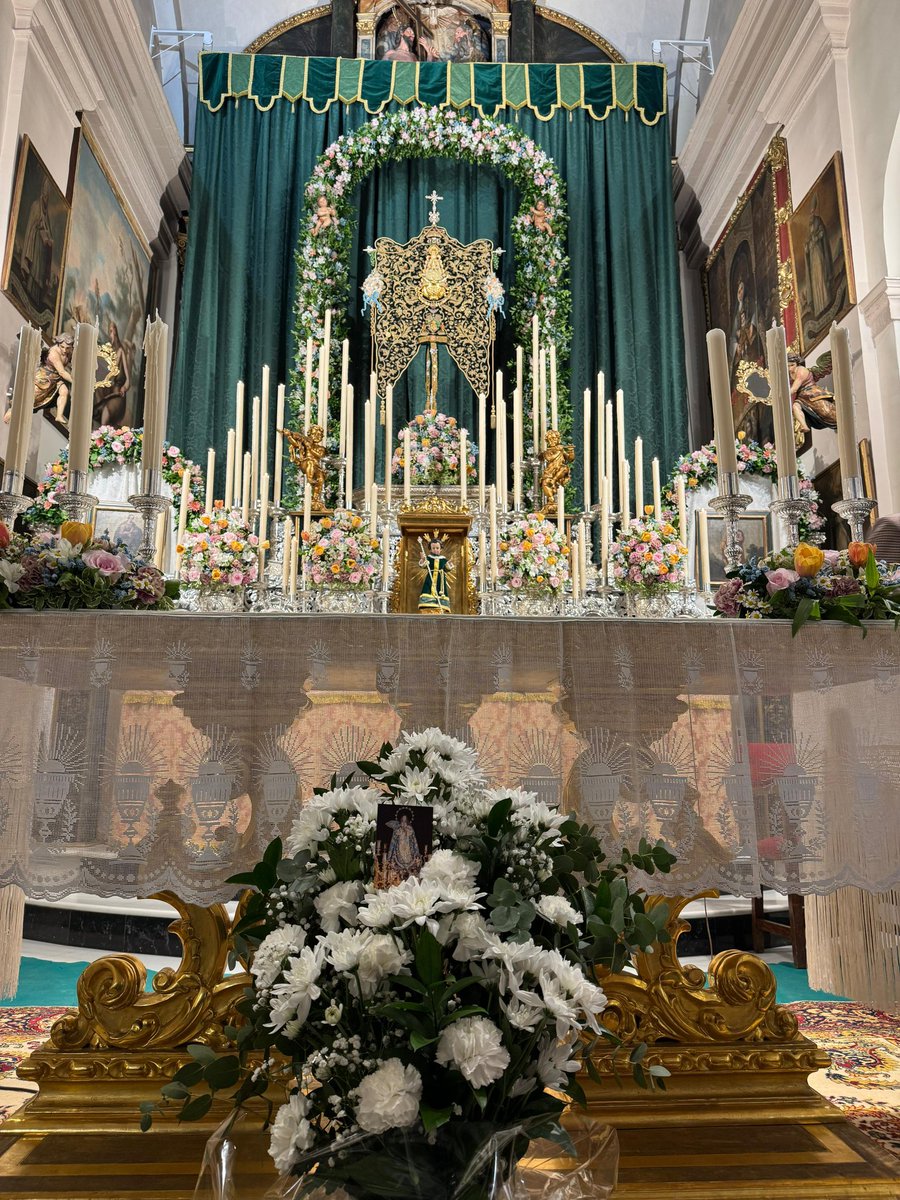 Hdad. de Ntra. Sra. del Rocio de Camas (@hdadrociocamas) on Twitter photo Queremos agradecer a la querida <a href="/HdadCalleReal/">Hdad Calle Real</a> el precioso gesto que tuvo ayer con nuestro bendito Simpecado en la tarde en la que celebramos nuestra Función Principal ofrendándole este bello ramos de flores.
Siempre unidos en el amor a la Concepción Inmaculada de María. Queremos agradecer a la querida <a href="/HdadCalleReal/">Hdad Calle Real</a> el precioso gesto que tuvo ayer con nuestro bendito Simpecado en la tarde en la que celebramos nuestra Función Principal ofrendándole este bello ramos de flores.
Siempre unidos en el amor a la Concepción Inmaculada de María.