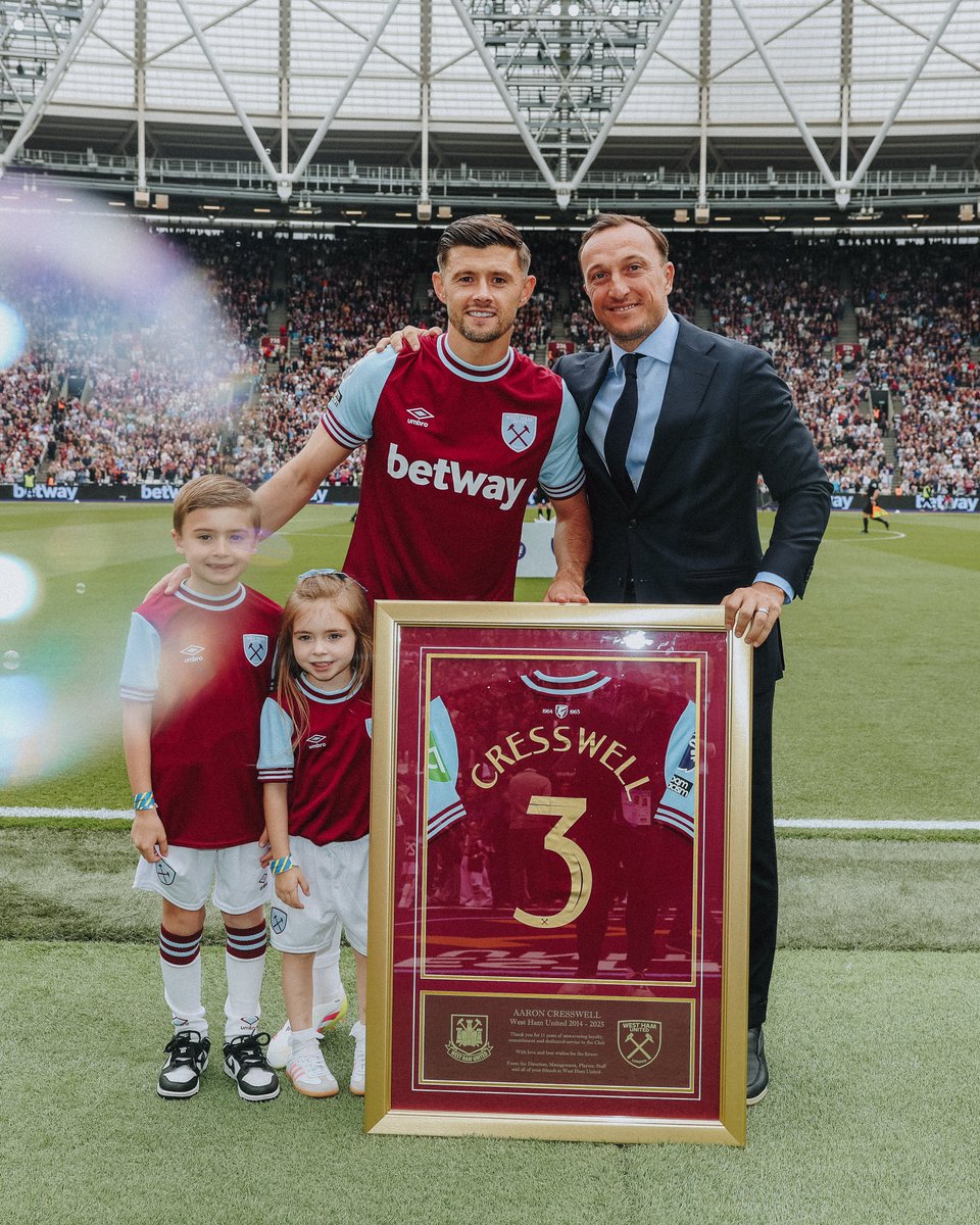 WestHam's tweet image. 11 years of service. Thank you, Cress ⚒