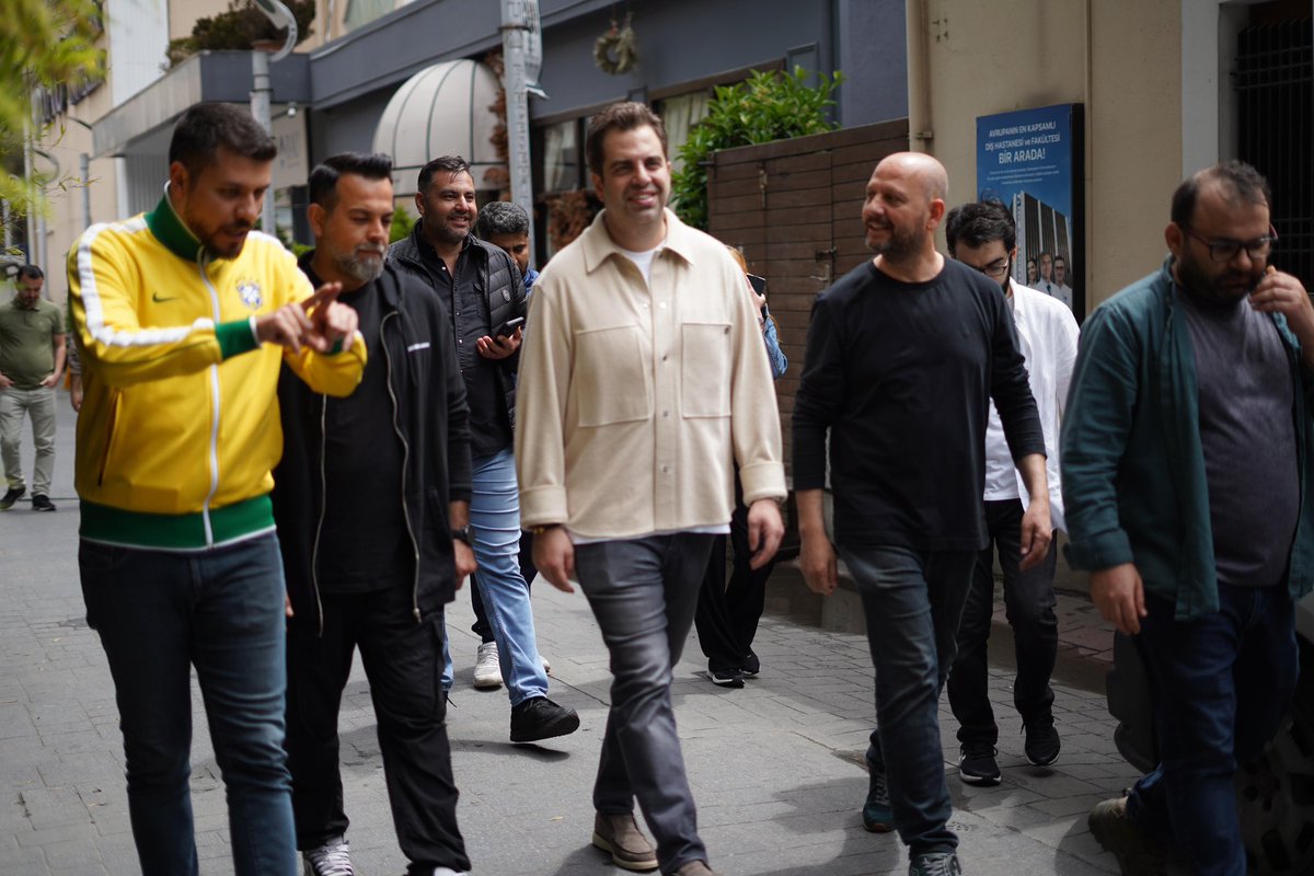 17-18 Mayıs tarihlerinde İstanbul’da gerçekleşen TESFED Espor Aday Hakem Eğitim Kursumuzu tamamladık! Eğitimin son gününde başkanımız Alper Afşin Özdemir, katılımcılarla bir araya gelerek tecrübelerini paylaştı. 

Katılımcılarımıza ilgileri ve özverileri için teşekkür eder,