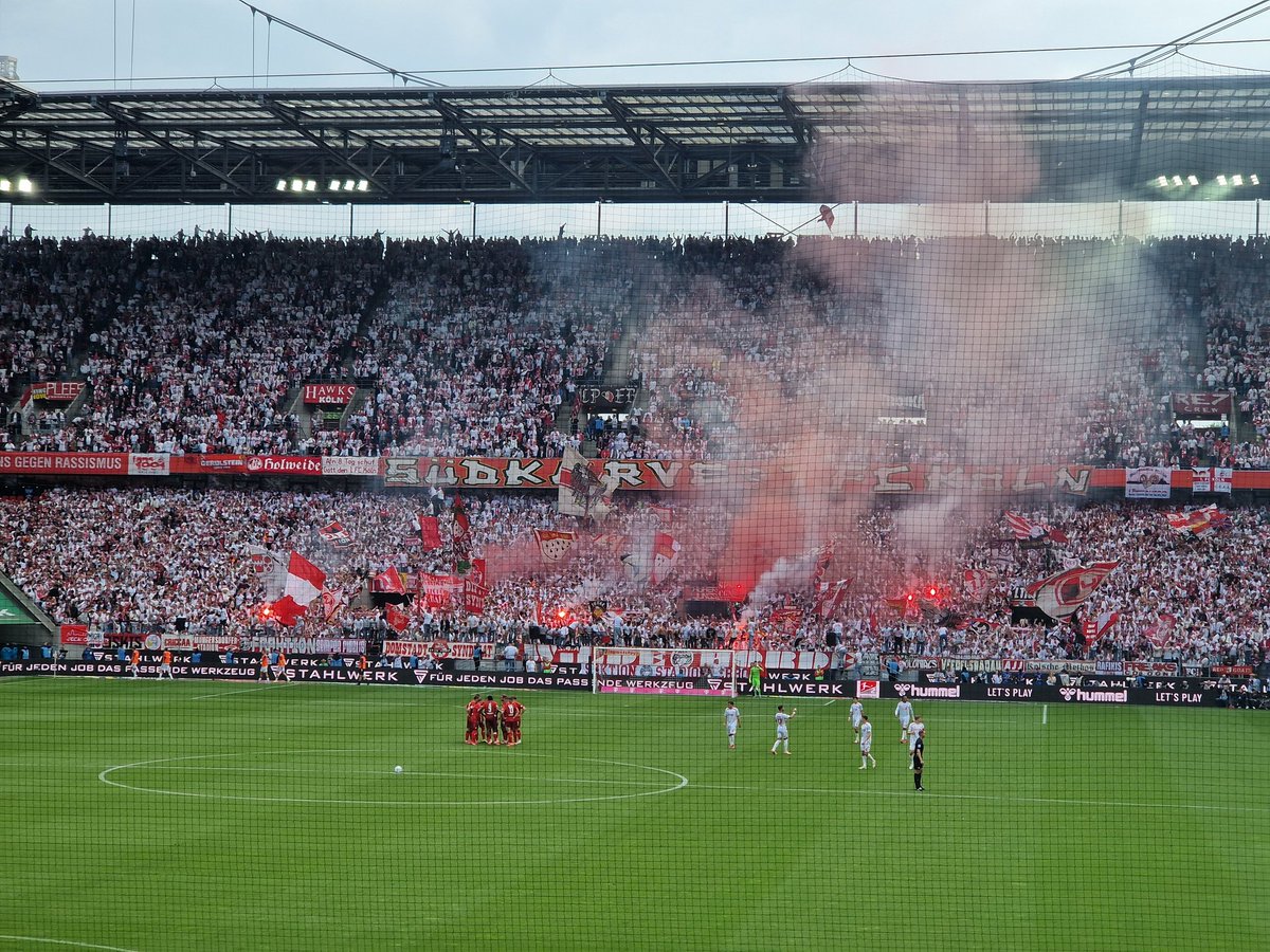 Wát een ontknoping wordt dit vandaag; helemaal niets, nacompetitie, promotie of zelfs de titel? 👇

⚽️ 🇩🇪 🐐 <a href="/fckoeln/">1. FC Köln</a> 🆚️ <a href="/Rote_Teufel/">1. FC Kaiserslautern</a> in de 2. <a href="/Bundesliga_DE/">BUNDESLIGA</a>

🏟 'Müngersdorfer Stadion' 

#groundhopping #groundspotting #footballgrounds #footballculture #effzeh #Köln #KOEFCK