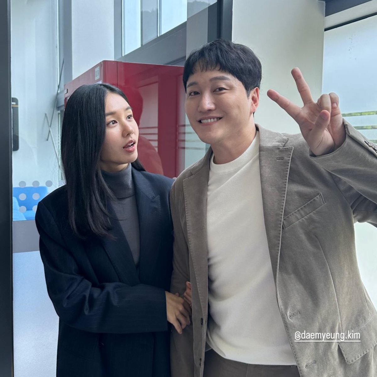 39GvG's tweet photo. 양석형 추민하 반지 똑같은 거 끼고 있는 것 어케요
ㄴ 부부니까…….. https://t.co/j2gEHwSPSi