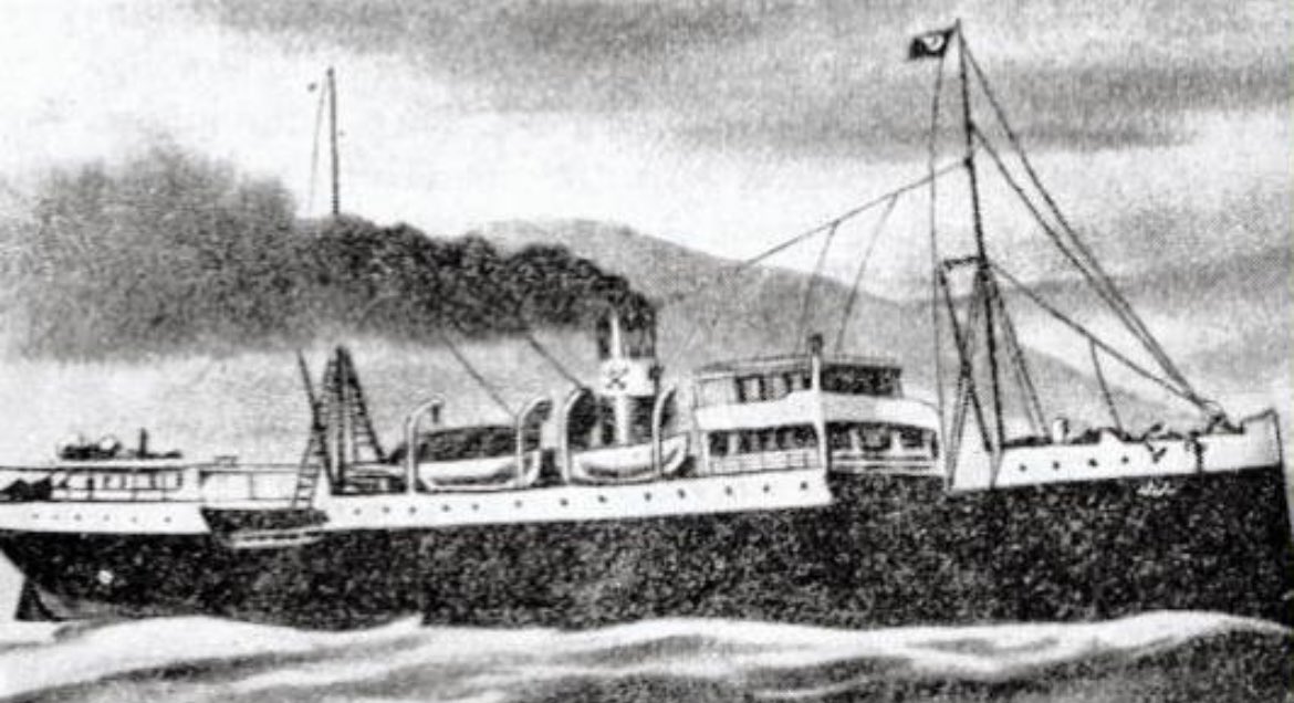 Bandırma’yı jilet 🪒 yapmışlar ! 

Bandırma’nın 1878 yılında İskoçya’da inşa edildiğini ..

 Önce 🇬🇧 İngiltere sonra da 
🇬🇷 Yunanistan bayrağıyla yük ve yolcu taşımak için kullanıldığını..

İlk adının Trocadero olduğunu 🇬🇧 

1885 yılında Yunan armatör H. Psicha tarafından satın